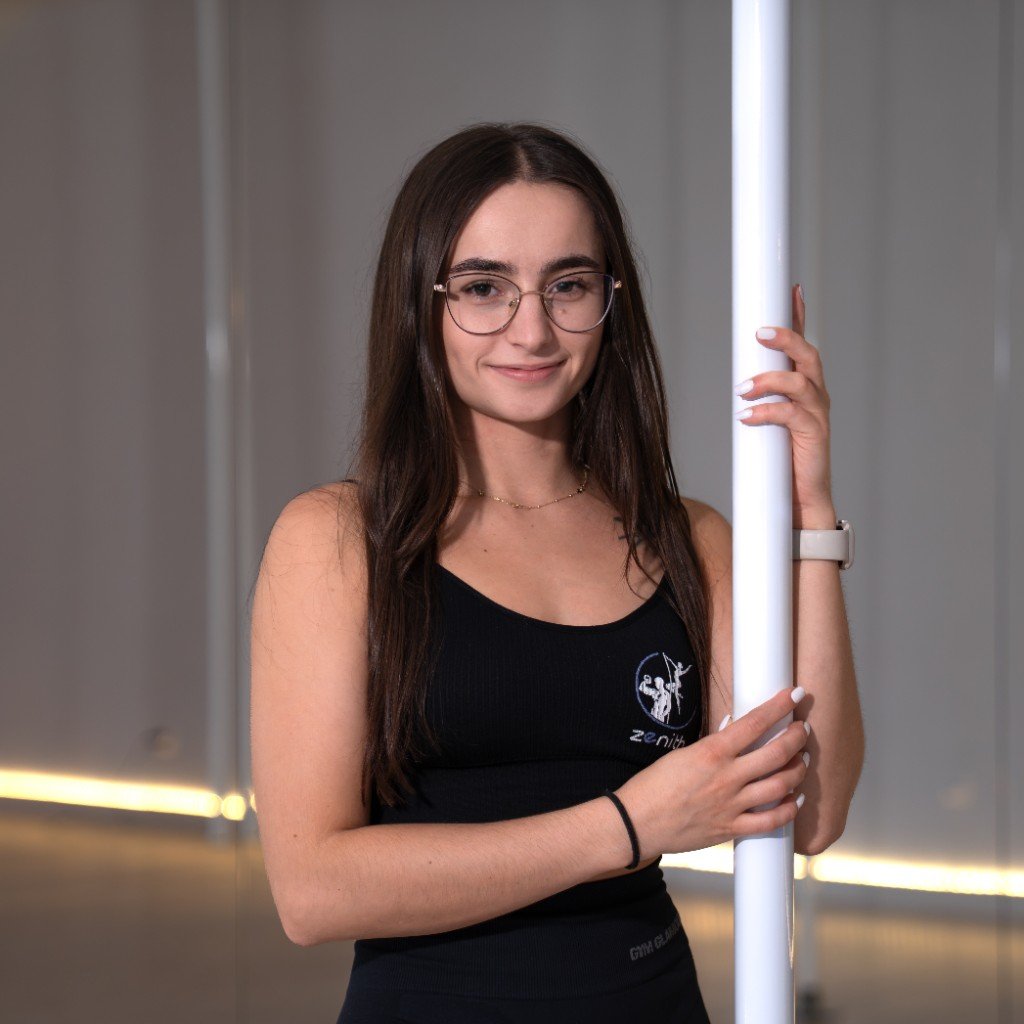 Zajęcia pole dance w Zenith Studio
